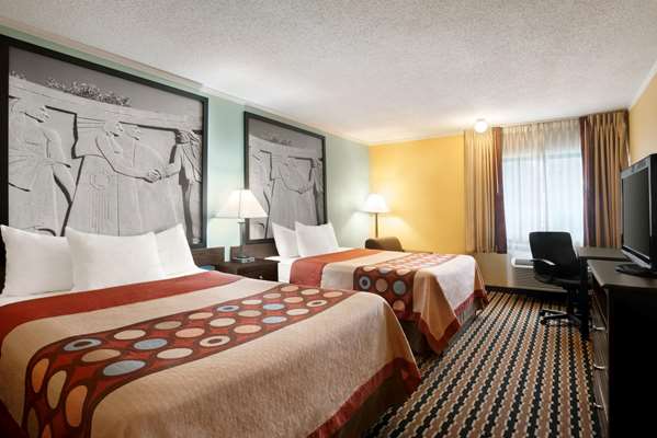  - Super 8 Hotel North Des Moines - I-35 & I-80, Exit 136