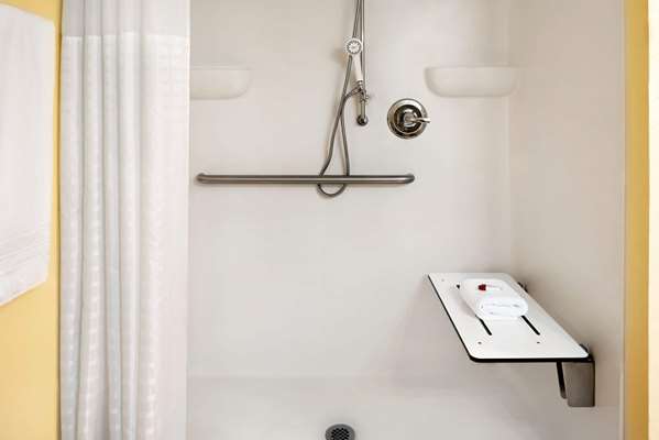  - Super 8 Hotel North Des Moines - I-35 & I-80, Exit 136