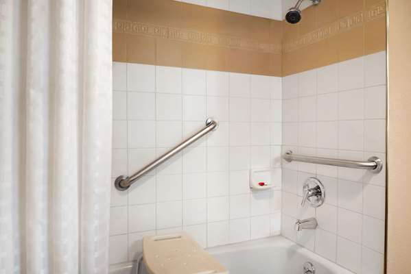  - Super 8 Hotel North Des Moines - I-35 & I-80, Exit 136