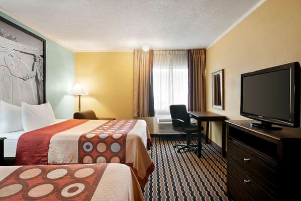  - Super 8 Hotel North Des Moines - I-35 & I-80, Exit 136