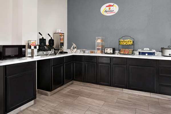 Restaurant - Super 8 Hotel North Des Moines - I-35 & I-80, Exit 136