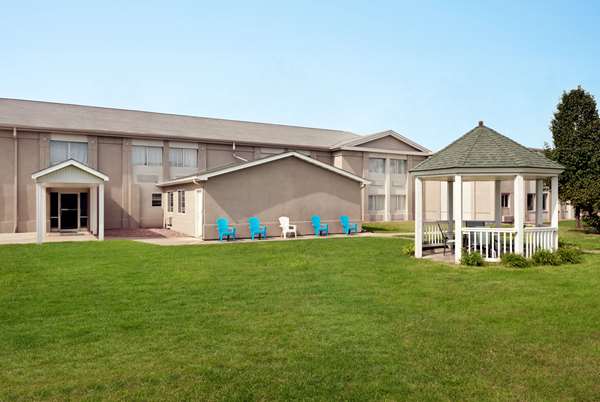  - Super 8 Hotel North Des Moines - I-35 & I-80, Exit 136