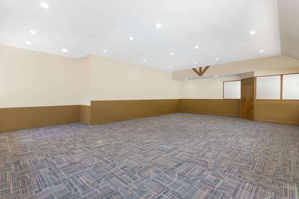  - Super 8 Motel Asheville Airport Fletcher - I-26, Exit 40