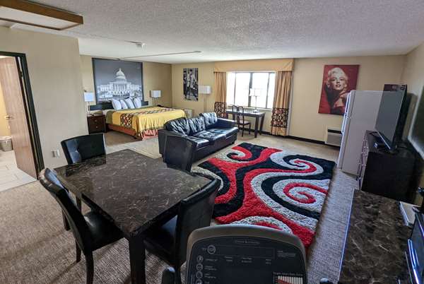Suite - Super 8 Hotel North Wichita