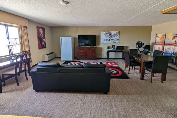 Suite - Super 8 Hotel North Wichita