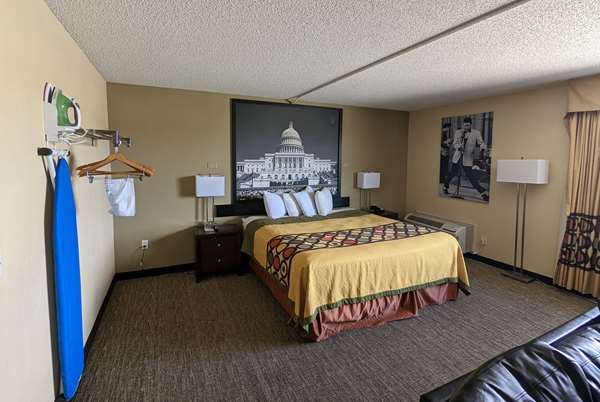  - Super 8 Hotel North Wichita