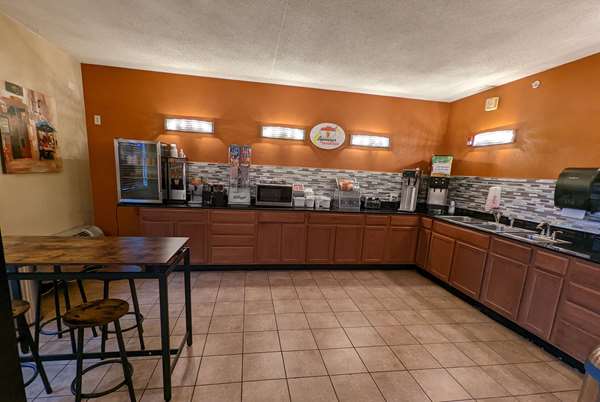  - Super 8 Hotel North Wichita