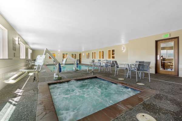 Pool - Best Western Plus Hotel Wenatchee