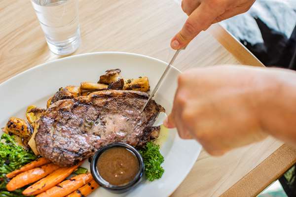 Restaurant - Embassy Suites Oahu Kapolei