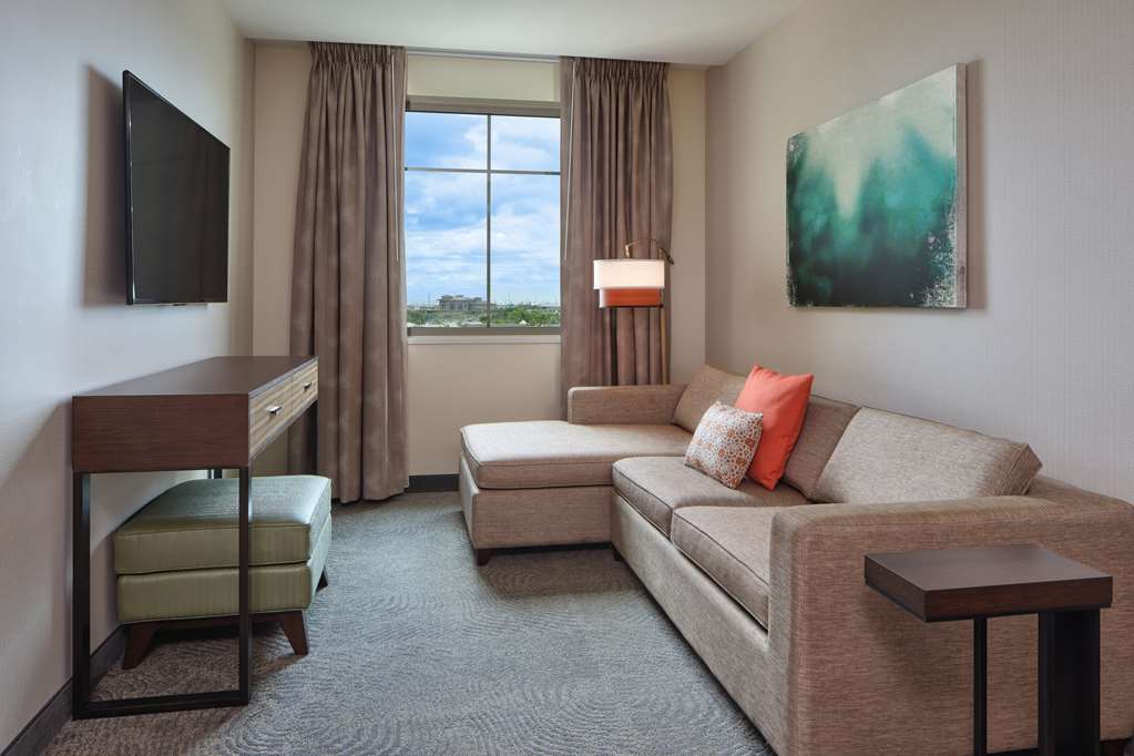 Embassy Suites By Hilton Oahu Kapolei Room Type - 1KNG 2RM PREM STE ACC RI-S