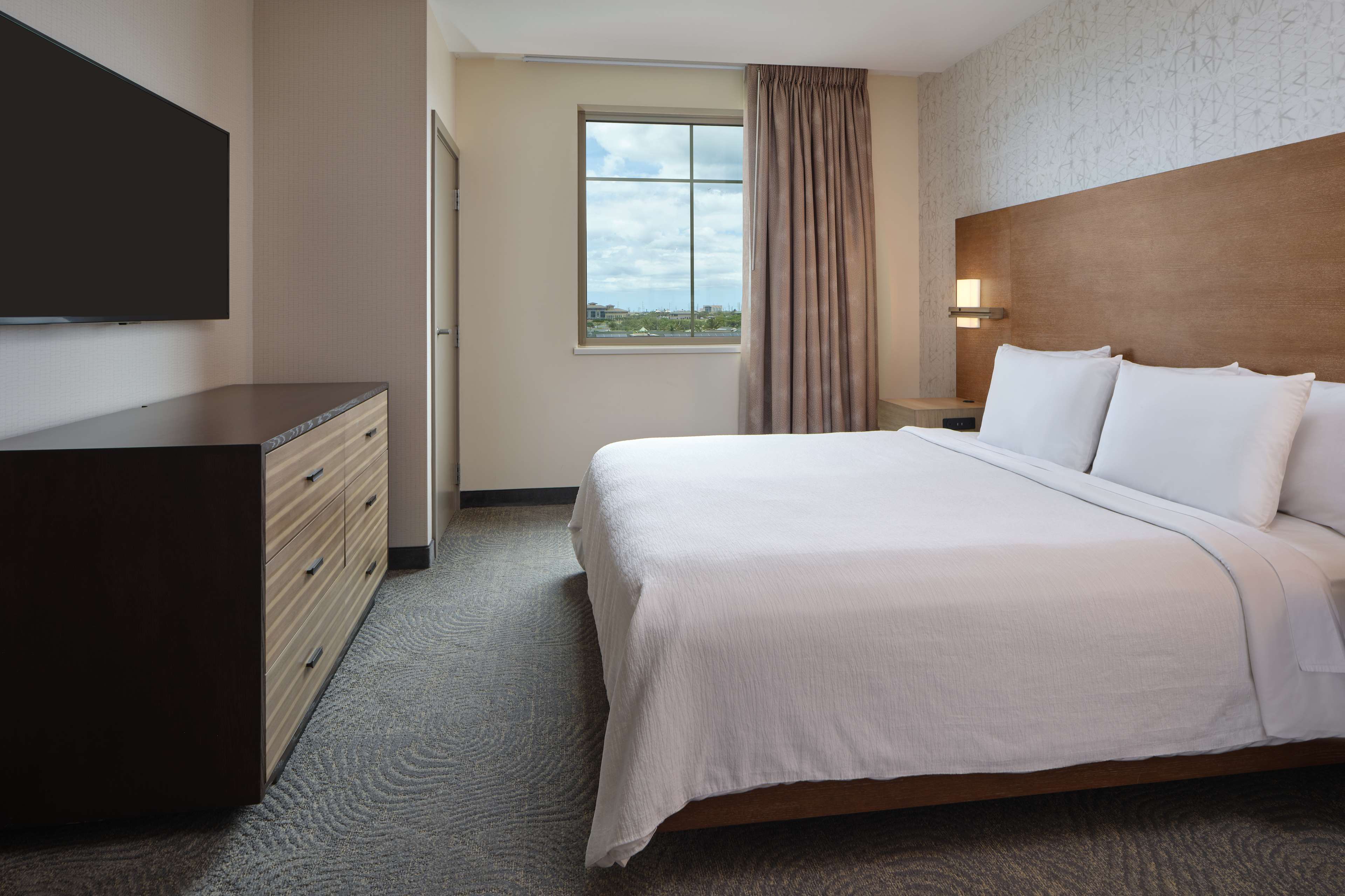 Embassy Suites By Hilton Oahu Kapolei Room Type - 1KG 2 RM STE ACC 3X3 SHWR