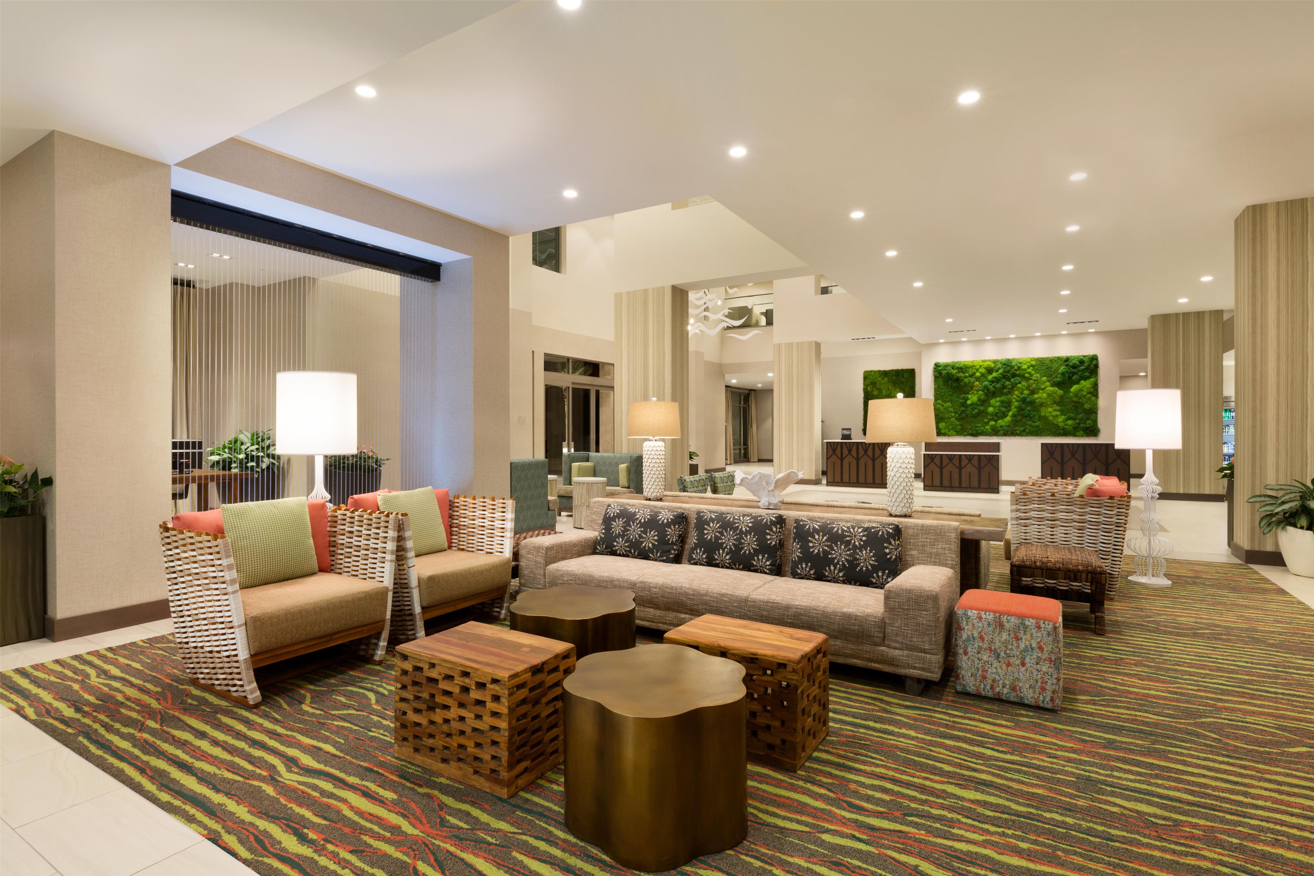 Lobby | Embassy Suites By Hilton Oahu Kapolei