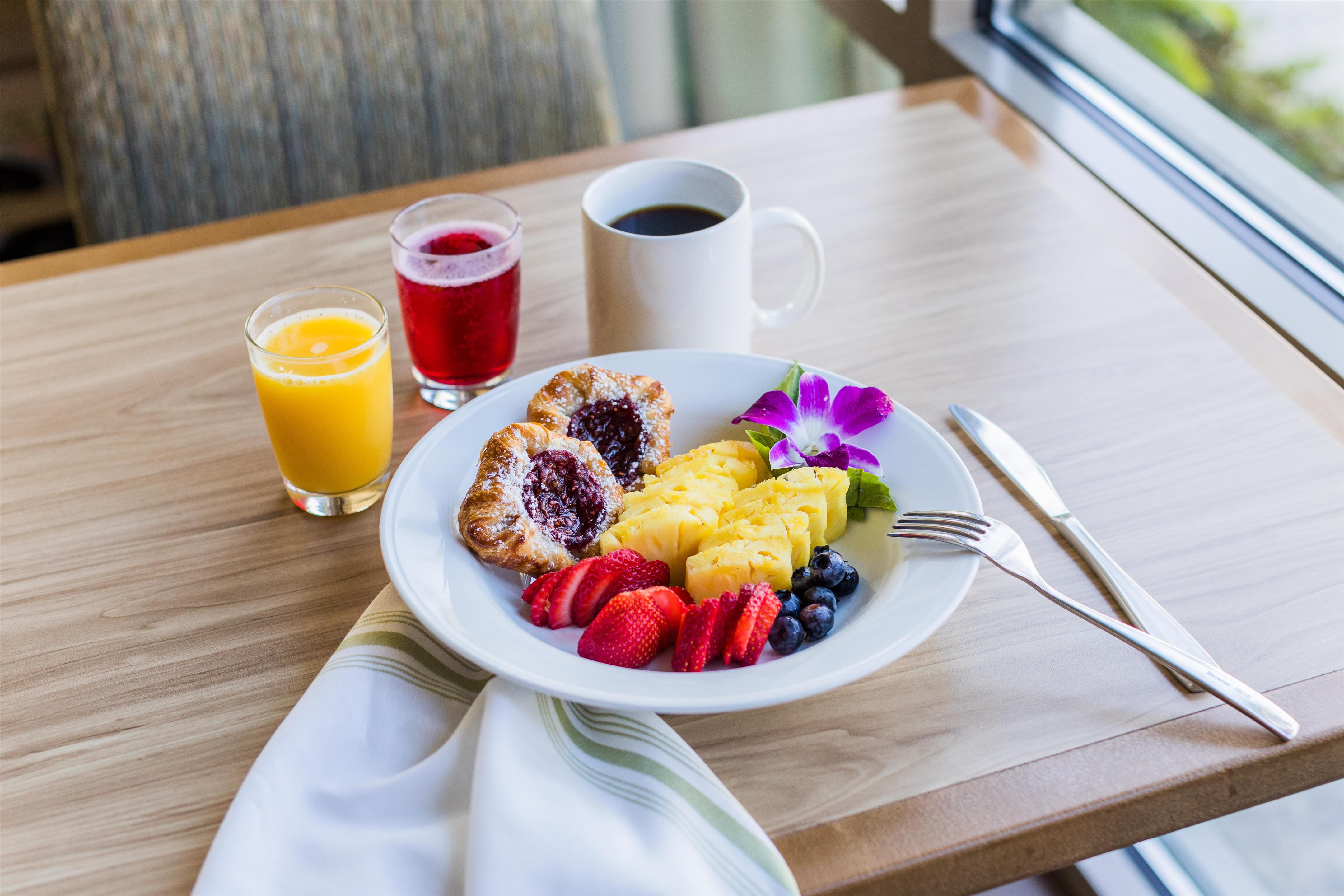 Breakfast Area | Embassy Suites By Hilton Oahu Kapolei