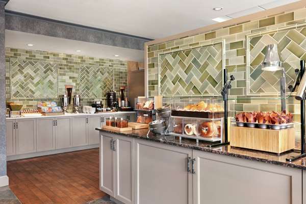 Amenities - DoubleTree by Hilton Hotel McLean