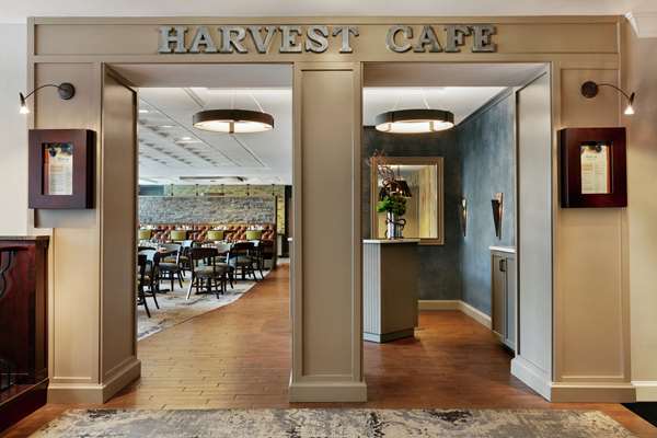 Restaurant - DoubleTree by Hilton Hotel McLean