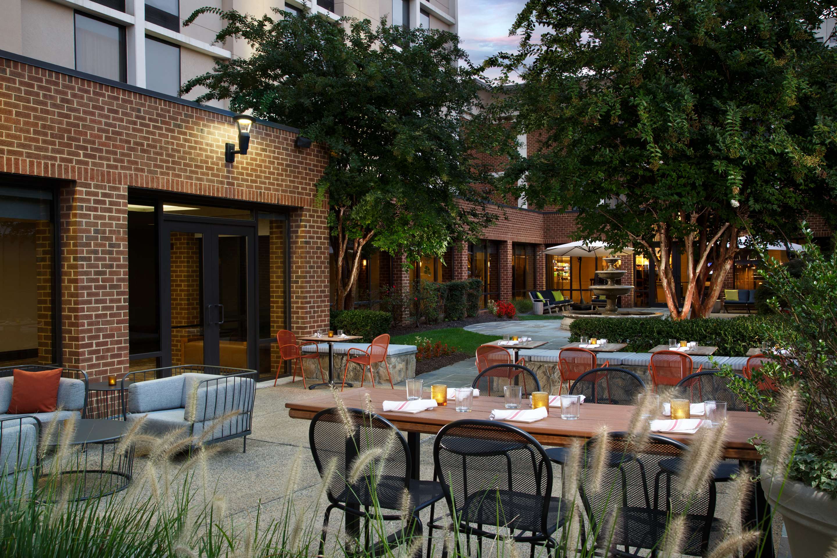 Restaurant | Doubletree by Hilton McLean Tysons