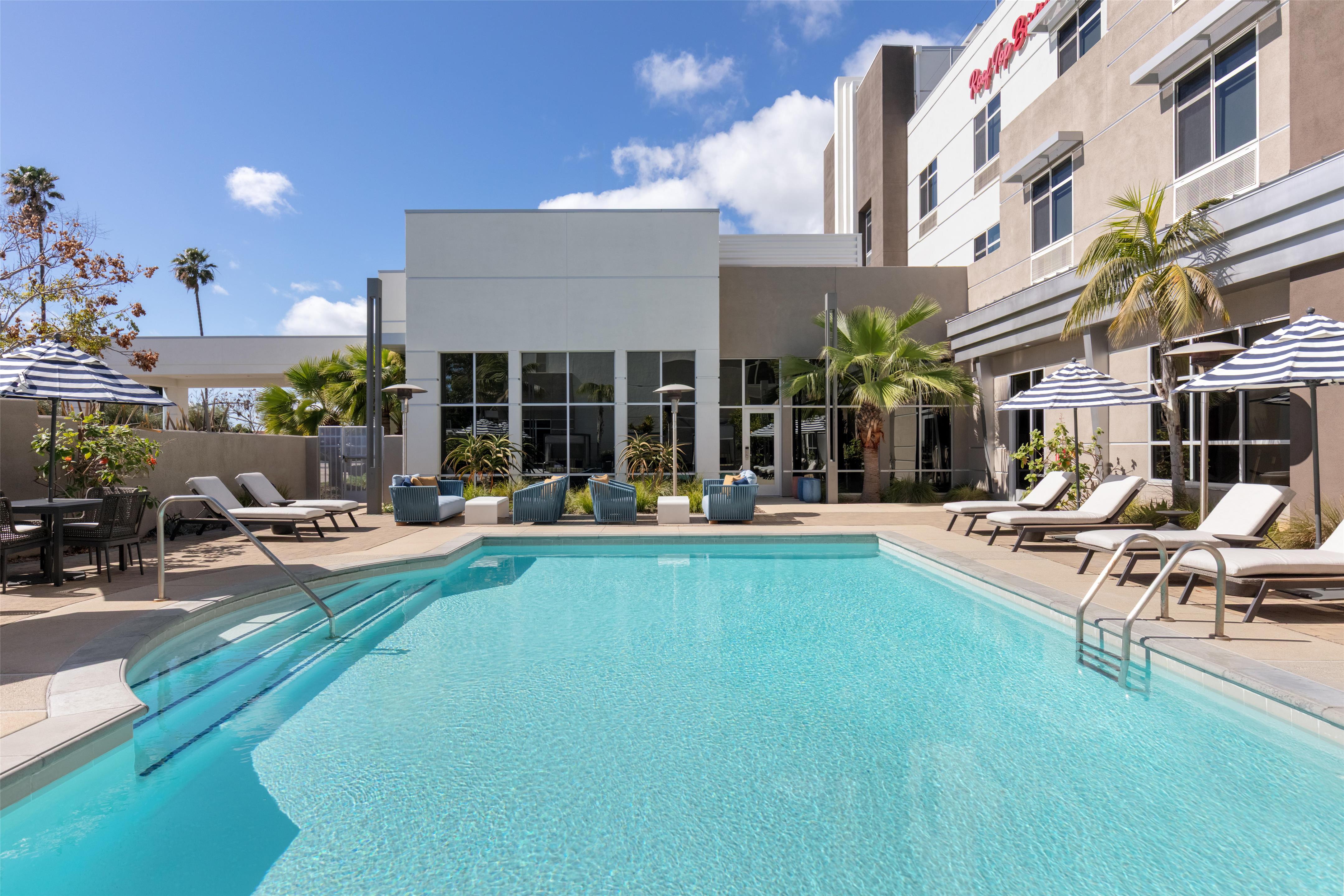 Pool | Hilton Garden Inn Santa Barbara / Goleta
