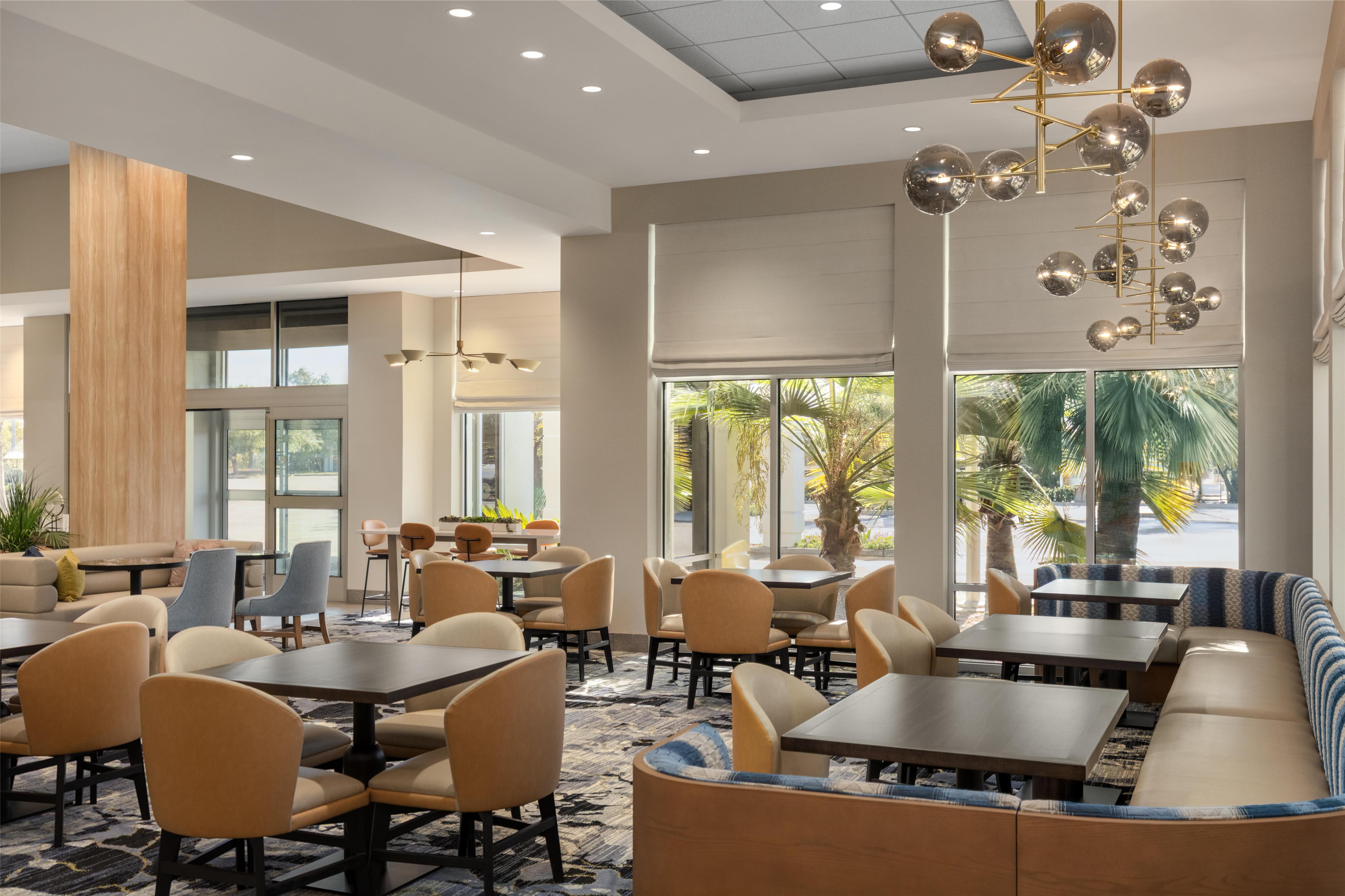 Breakfast Area | Hilton Garden Inn Santa Barbara / Goleta