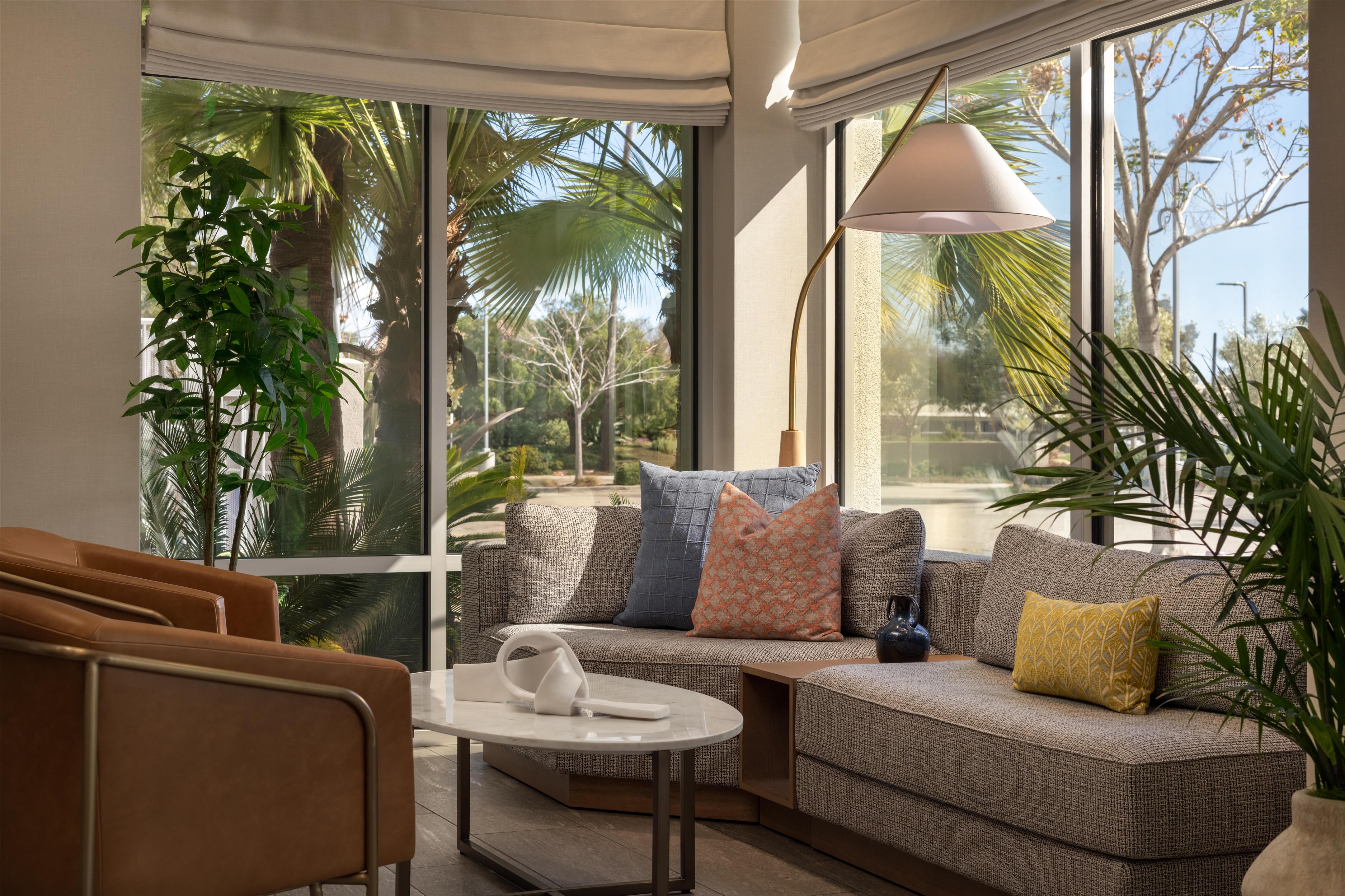 Lobby | Hilton Garden Inn Santa Barbara / Goleta