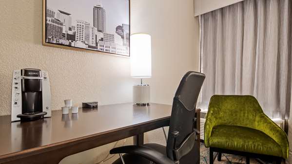  - Best Western Plus Hotel NW Park Indianapolis
