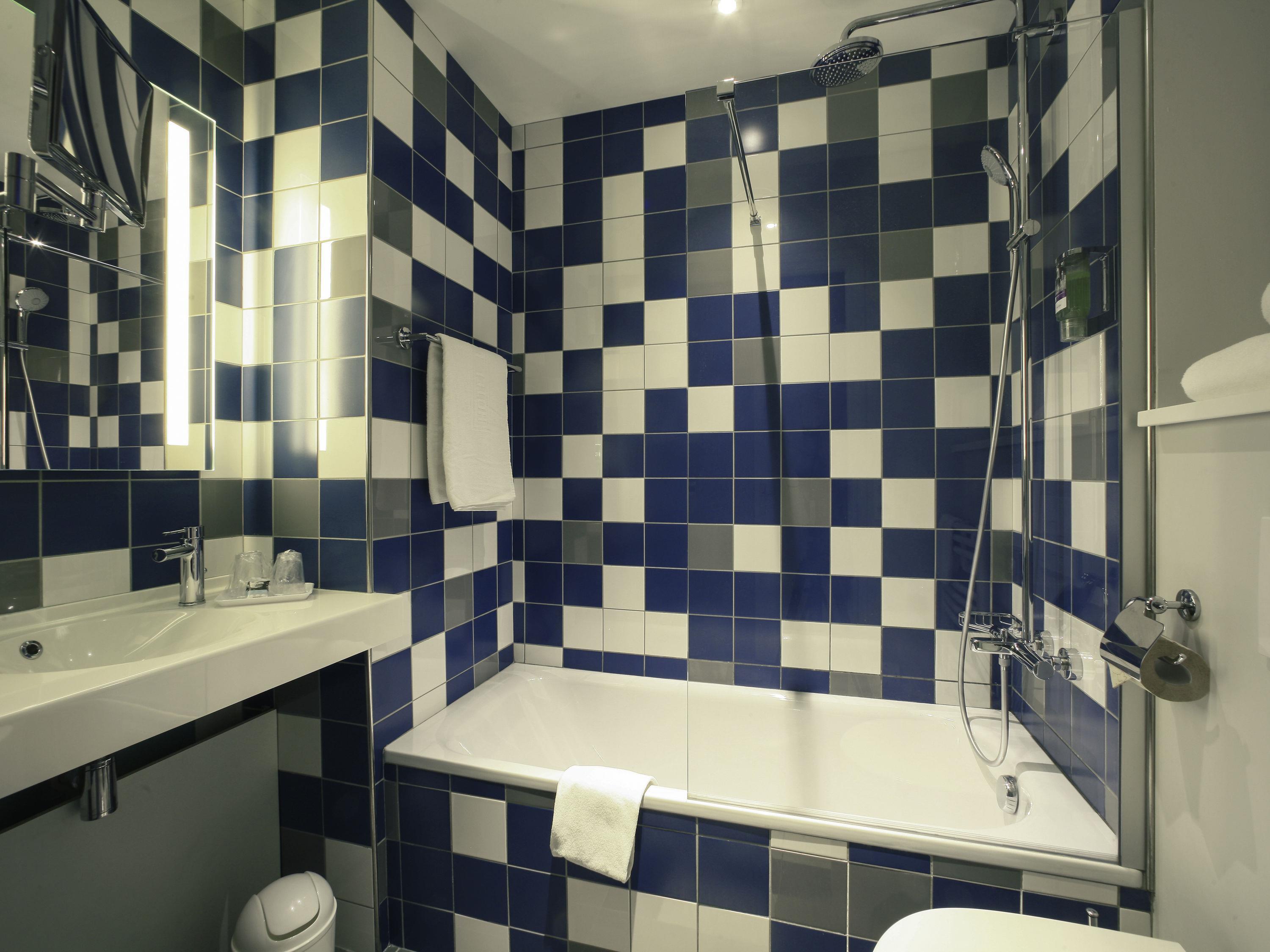 H Room Type - Superior room with 2 single beds