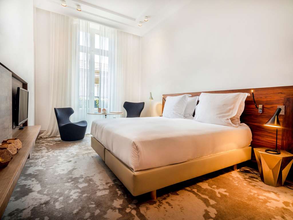 Guest photo