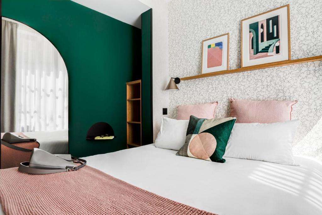 REPUBLIK HOTEL LYON***-guestroom-Guest Room,On-Site.jpg