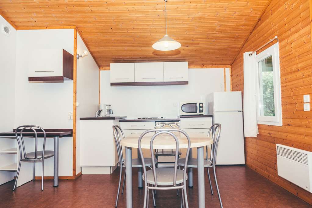 LES HAMEAUX DES LACS-guestroom-Guest Room,On-Site.jpg