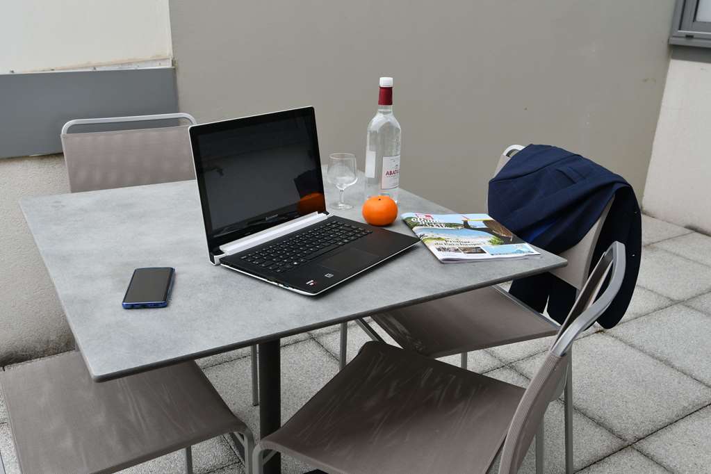 Appart-Hotel Bordeaux Bassins a Flot