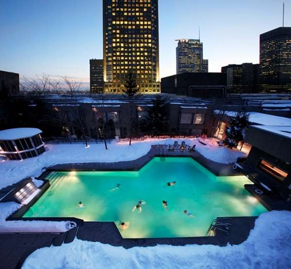 Pool - Hotel Bonaventure Montreal