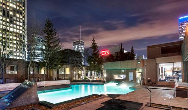Pool - Hotel Bonaventure Montreal