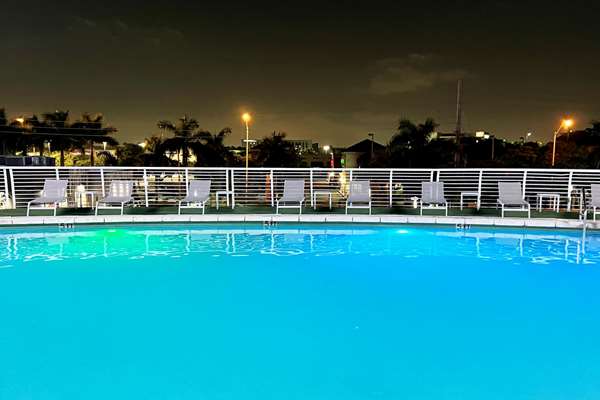Pool - Nuvo Suites Dolphin Mall Miami