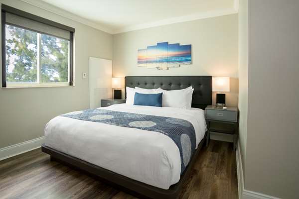  - Nuvo Suites Dolphin Mall Miami