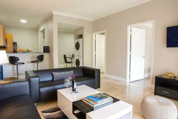  - Nuvo Suites Dolphin Mall Miami