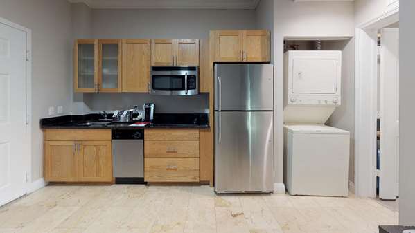 Suite - Nuvo Suites Dolphin Mall Miami