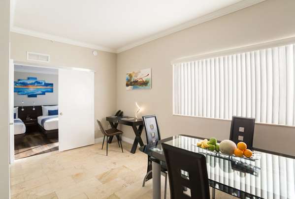 Suite - Nuvo Suites Dolphin Mall Miami