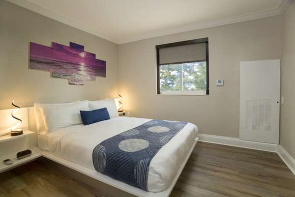 Suite - Nuvo Suites Dolphin Mall Miami