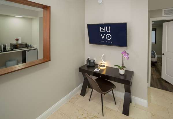 Suite - Nuvo Suites Dolphin Mall Miami