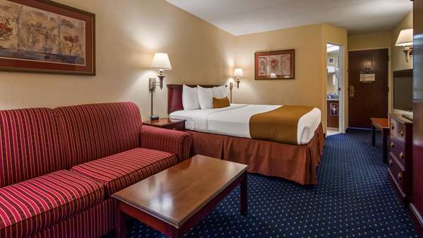  - SureStay Plus Hotel Lombard