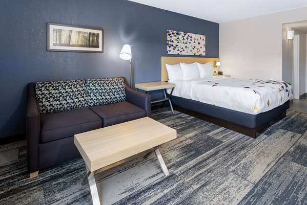 Suite - Baymont Inn & Suites Elmsford