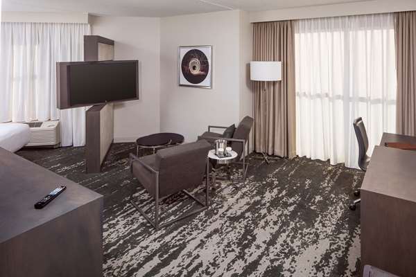  - DoubleTree by Hilton Hotel Logan Airport Chelsea