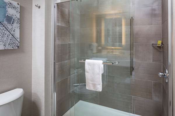  - DoubleTree by Hilton Hotel Logan Airport Chelsea