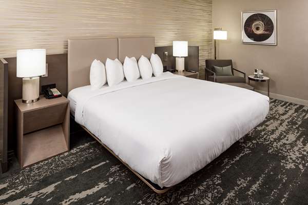  - DoubleTree by Hilton Hotel Logan Airport Chelsea