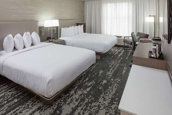  - DoubleTree by Hilton Hotel Logan Airport Chelsea