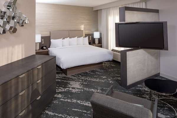  - DoubleTree by Hilton Hotel Logan Airport Chelsea