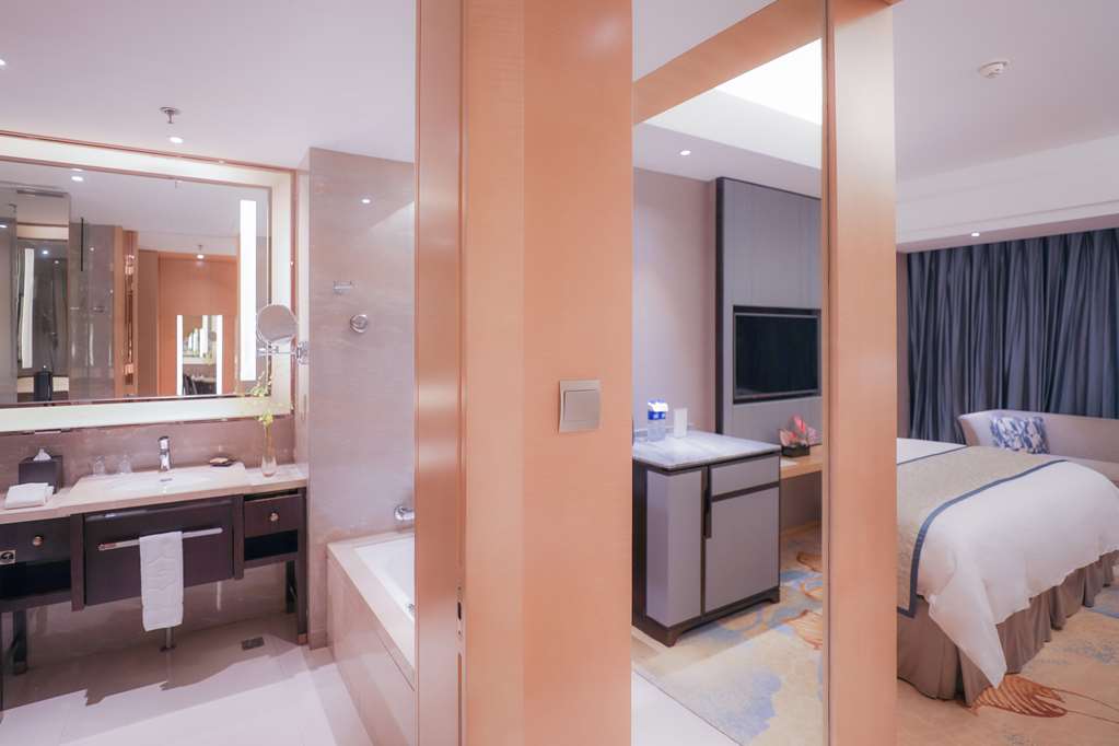 SHANGRI LA XIAMEN-guestroom-Guest Room,Bathroom,On-Site.jpg