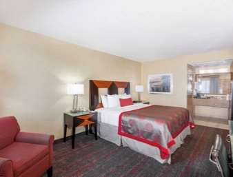  - Ramada Hotel South Bay National City - I-5, Exit 11B