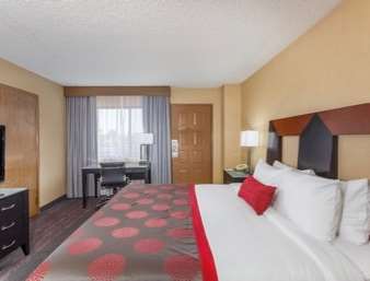  - Ramada Hotel South Bay National City - I-5, Exit 11B