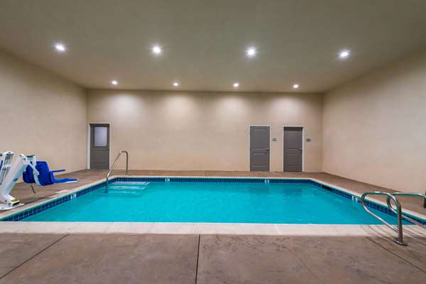 Pool - Best Western Plus Temecula Wine Country Hotel - I-15, Exit 59