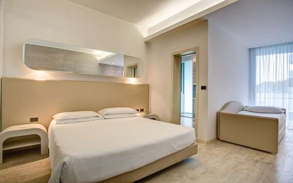 HOTEL LE PALME-guestroom-Guest Room,Indoor/Interior,On-Site.jpg